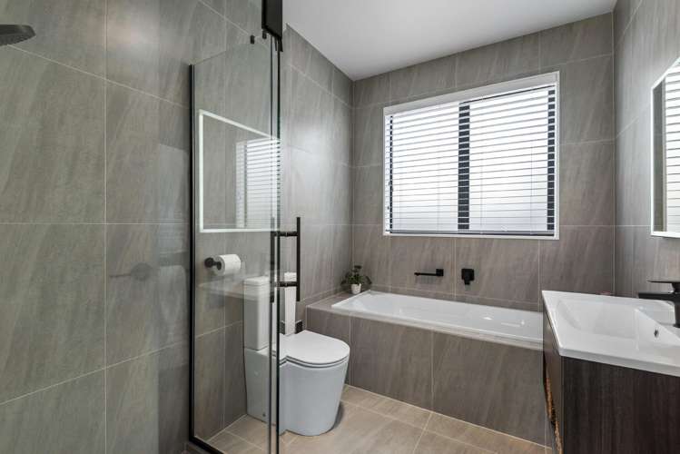 37 Matahae Crescent Milldale_17