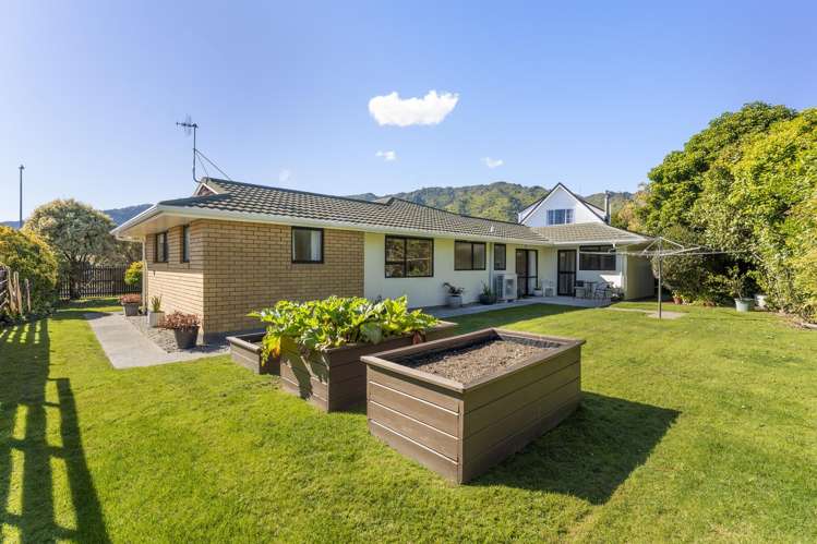 4 Awanui Drive Waikanae_11