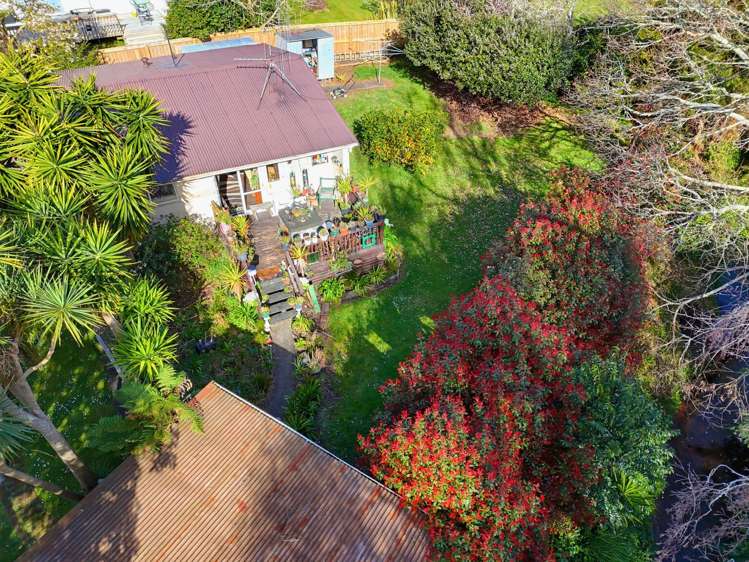 15b Saxbys Road Glenview_9