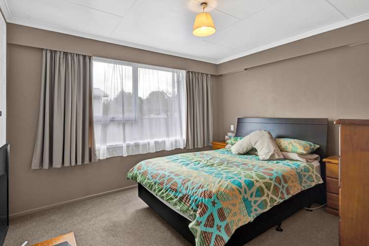 14 Kowhai Street Inglewood_13