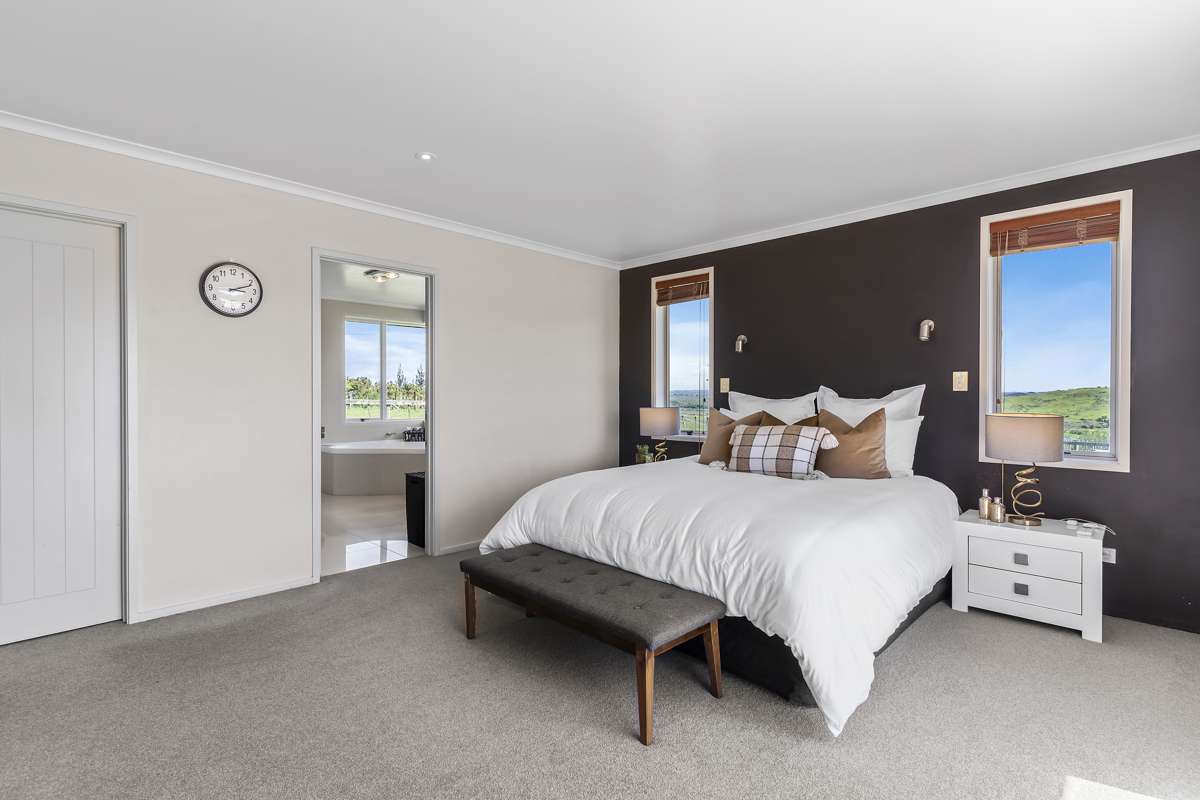 898 Churchill East Road_3