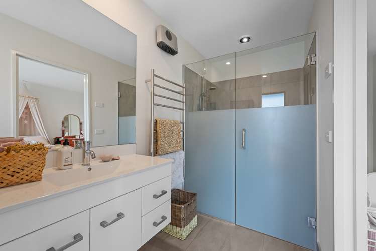 5 Avignon Place Fairhall_31