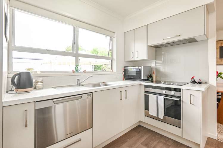2/90 Napier Road Havelock North_9