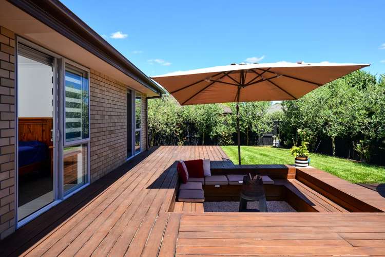 5 Compton Grove Huntington_21