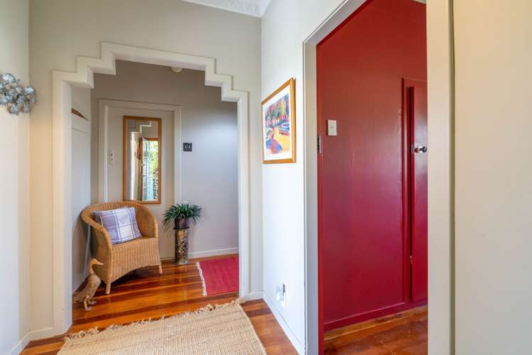 8 Violet Street Riverton_11