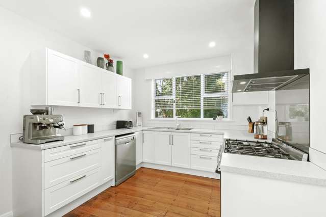 15 Waddington Drive Naenae_1