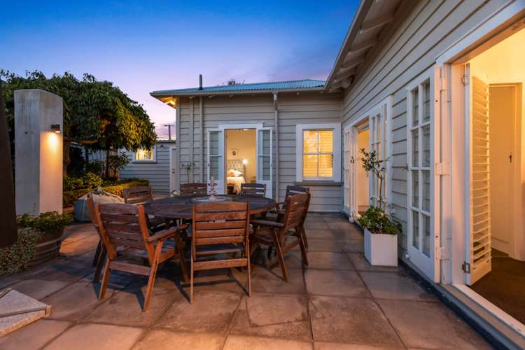 71 Beach Road Mellons Bay_45