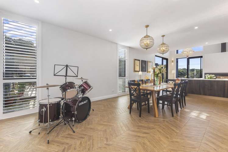 16 Long Road Waitakere_12