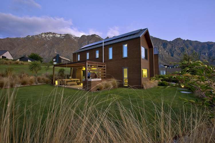 98 Jacks Point Rise_0