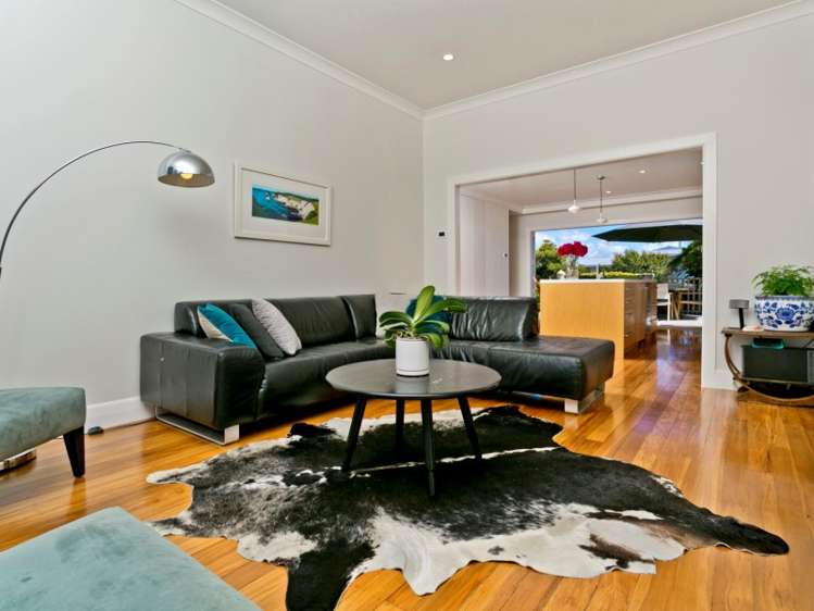 2/289 Lake Road Hauraki_7