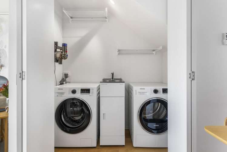 12 Jean Caldwell Way Island Bay_13