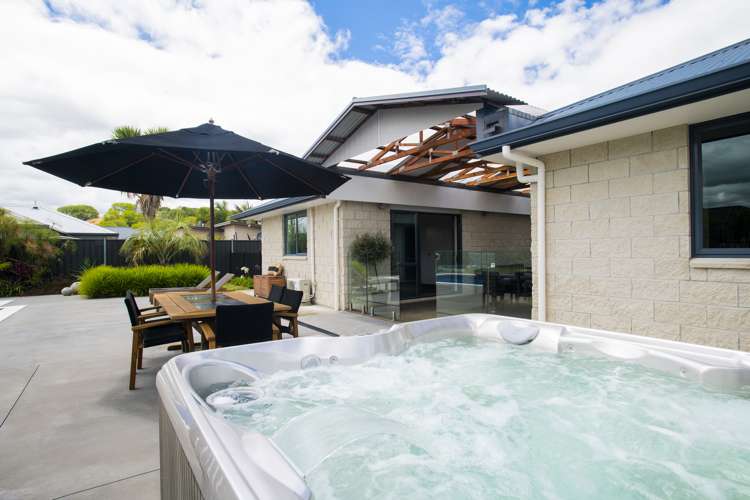 14 Pohutukawa Grove Lytton West_19