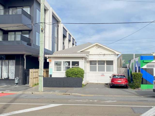 Office or Health Clinic in Kilbirnie