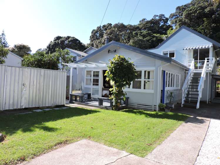 2 Aputa Avenue, Thames Coast Te Puru_1