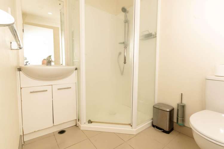 2A/23 Emily Place 10015_5