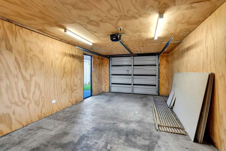 250 Tukapa Street Westown_14