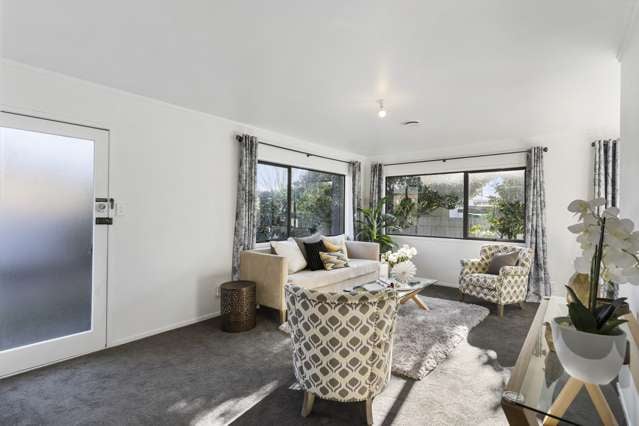 2/128a Bruce Mclaren Road Henderson_2