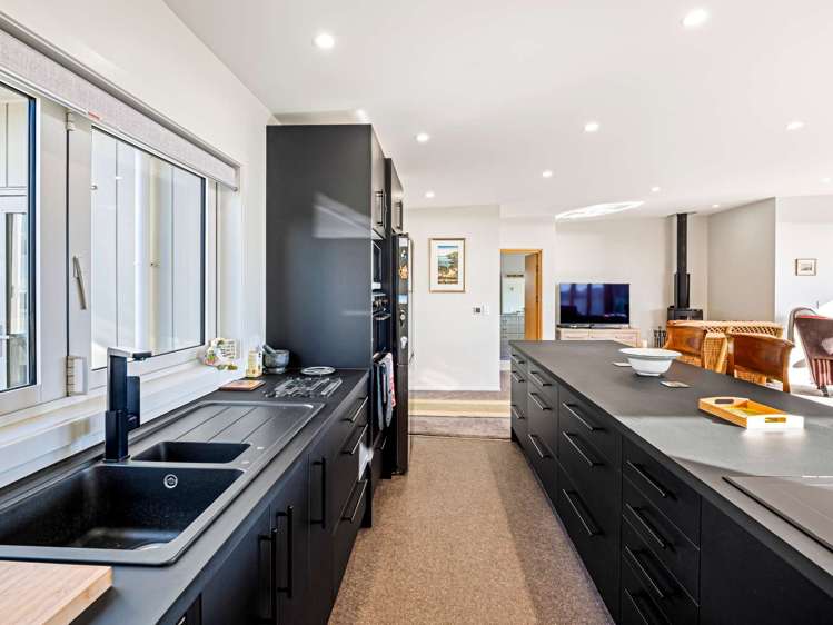 5 Somerset Grove Waitarere Beach_12