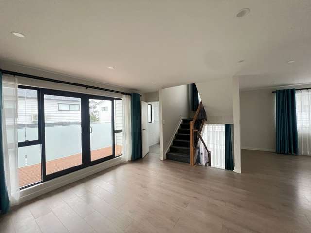 28B Routley Drive Glen Eden_3