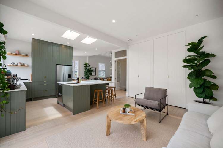 27 Shoal Bay Road Devonport_13