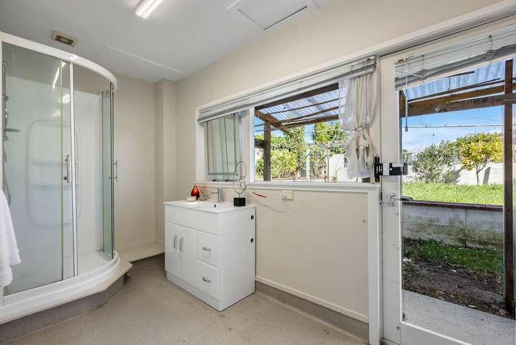 342 Te Atatu Road Te Atatu South_16