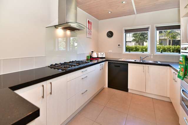 7 Cape Cod Drive Gulf Harbour_2