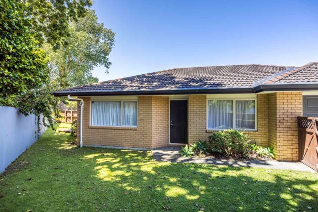 7B Barberry Lane Te Atatu Peninsula_1