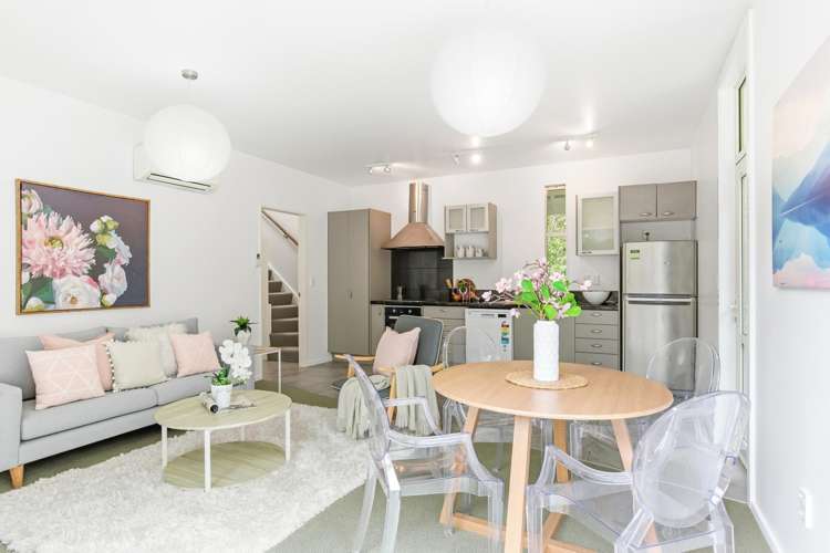 2/39 Onslow Road Khandallah_5