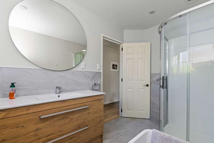 33 Maygrove Drive Orewa_17