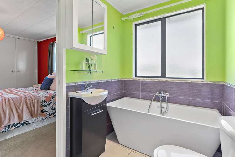 26 Maywood Crescent Glen Eden_17