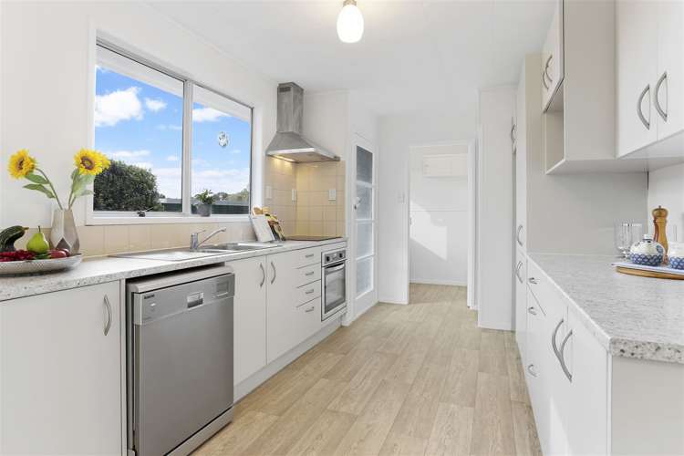 1/8 Tallington Crescent Torbay_9