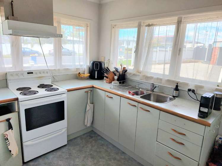 1/27 Exmouth Road Northcote_3