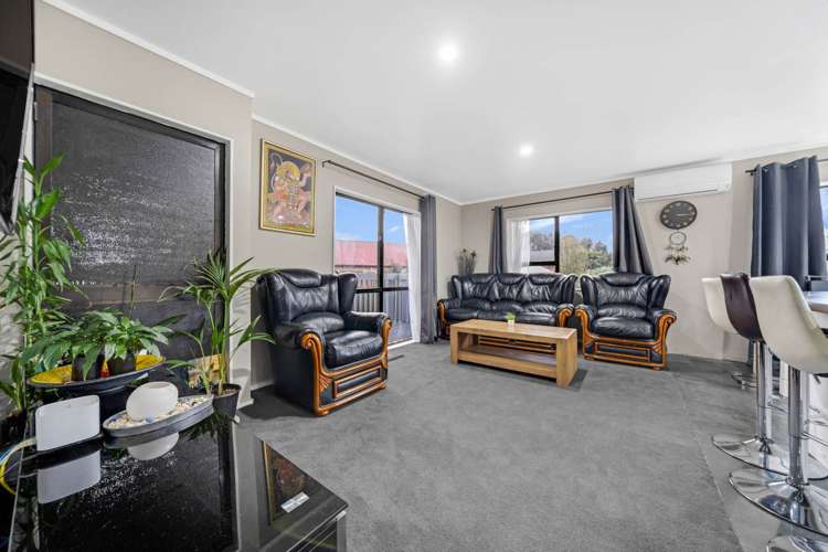 2/33 Seaward Place Wattle Downs_2