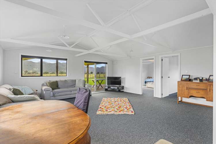 7 Rauparaha Street Marokopa_5