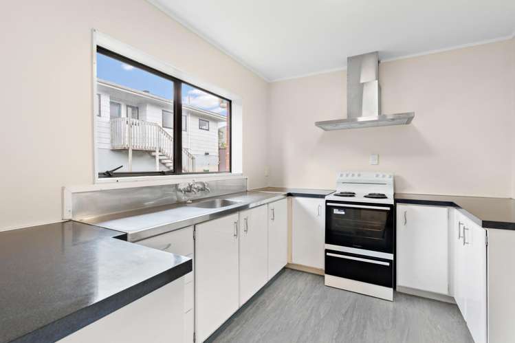 1 and 2/58 St Annes Crescent Wattle Downs_27