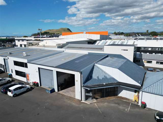 CBRE | High-Profile & Central Industrial Unit