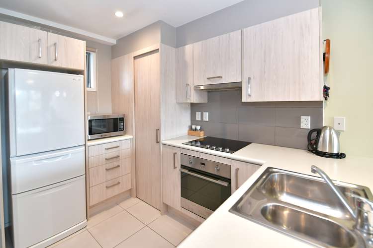 201/17 Link Crescent Stanmore Bay_6