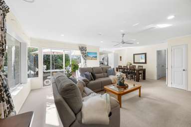 2/12 Pat O'Connor Place_1