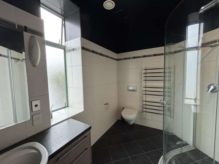 25/2 Victoria Ave City Centre_13