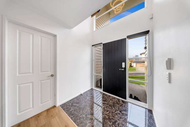 5 Seresin Crescent Mission Heights_19