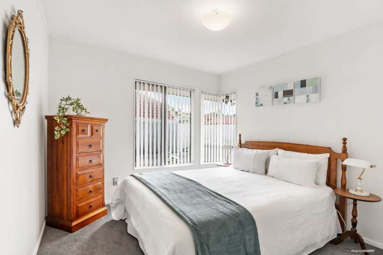 2/42 Stewart Gibson Place Manurewa_9