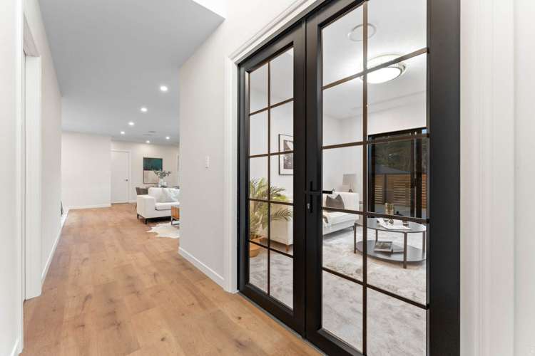 6 Barrel Crescent Swanson_5