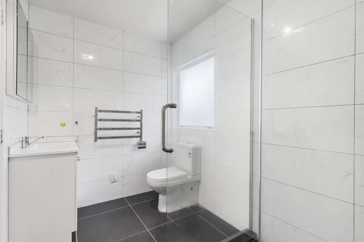 2/30 Bruce Road Glenfield_12