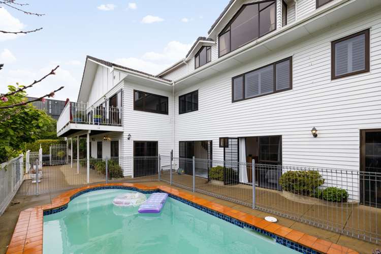 150 Lake Crescent Hamilton Lake_22