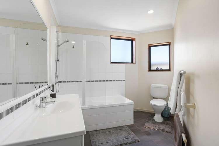 70 Palmgreen Court Stanmore Bay_17