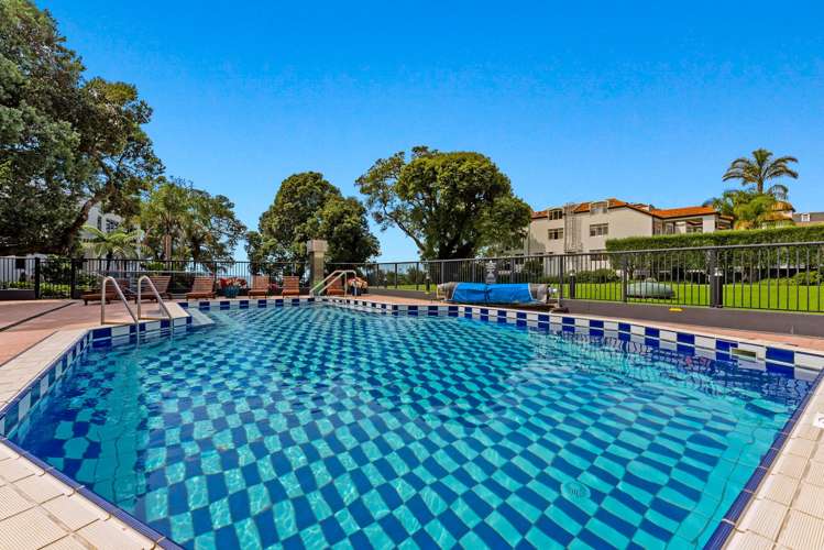 4E/175 Hurstmere Road Takapuna_6