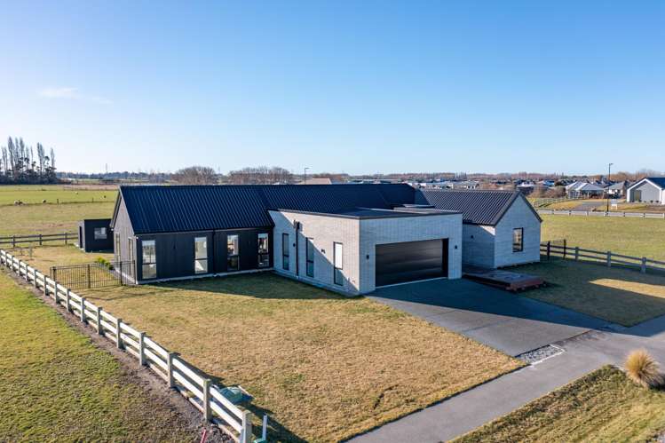 2 Springdale Close_0