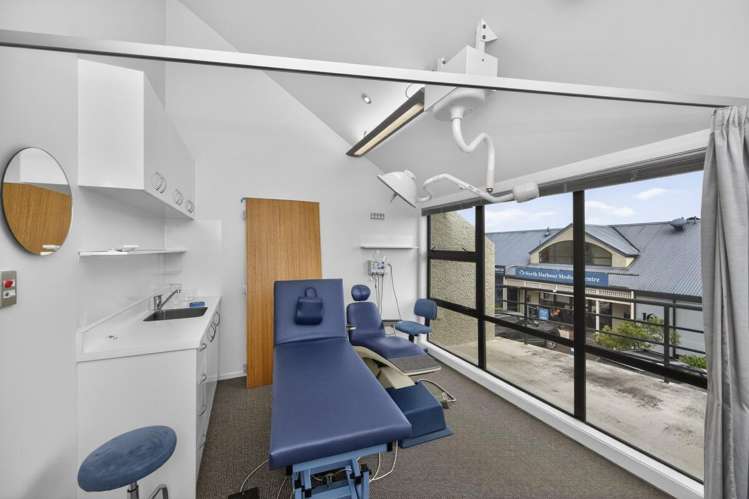 Units S, Q & R, 326 Sunset Road Mairangi Bay_7