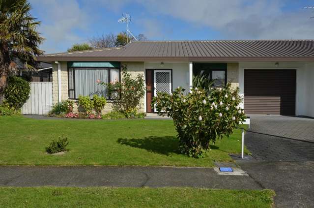 Well Cared For Sunny Townhouse