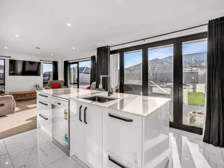 15B Strowan Avenue_5